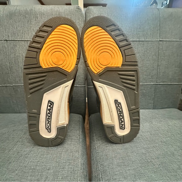 Air Jordan Spizike High Top Sneaker Black University Gold Men's sz 13 - Picture 6 of 15